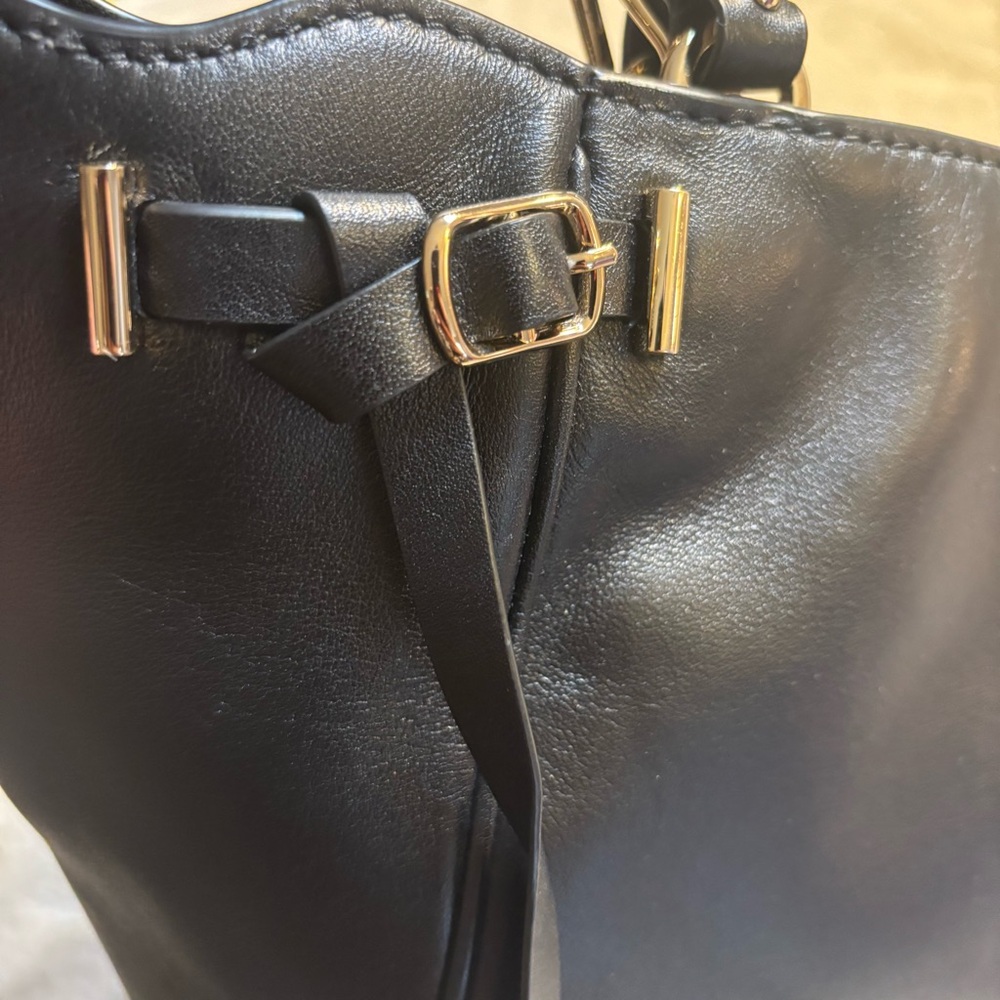 NWT Michael Kors Amelia Tote Black Luxe Leather Medium Top-Zip Crossbody FLAWED - Picture 7 of 16